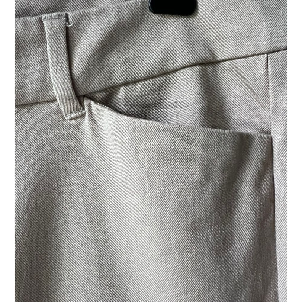 Women's Old Navy Short Solid Beige Regular Standa… - image 2